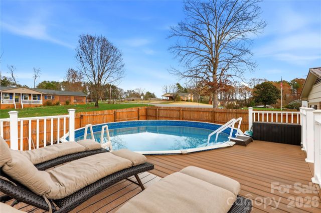 235 Havenhurst Road, Hickory, NC 28601