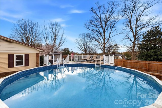 235 Havenhurst Road, Hickory, NC 28601