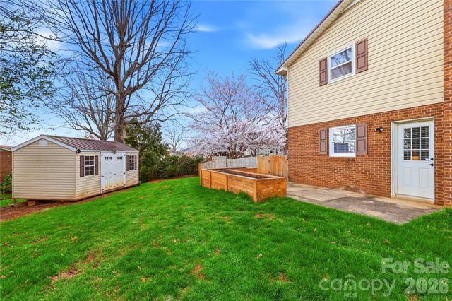 235 Havenhurst Road, Hickory, NC 28601