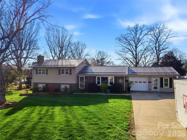 235 Havenhurst Road, Hickory, NC 28601