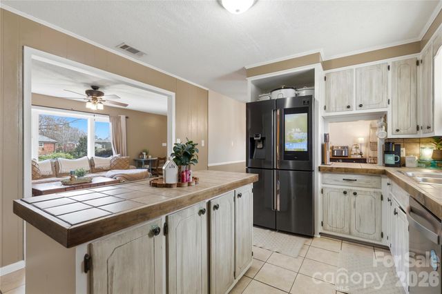 235 Havenhurst Road, Hickory, NC 28601