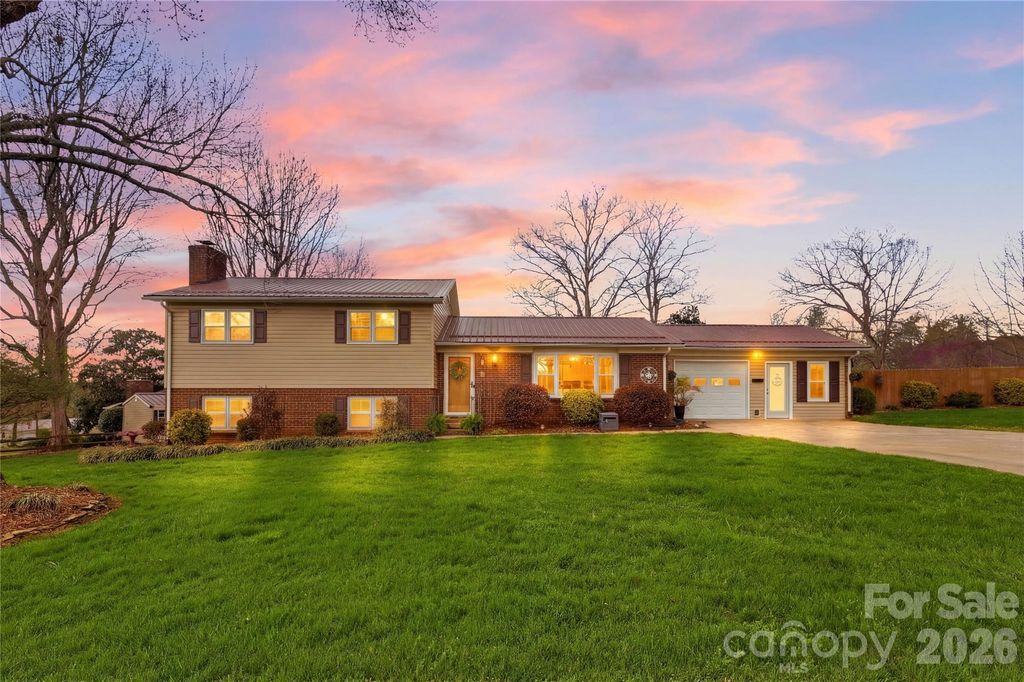 235 Havenhurst Road, Hickory, NC 28601