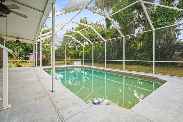 1201 W REYNOLDS STREET, Plant City, FL 33563