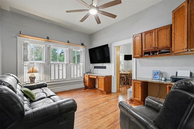 1201 W REYNOLDS STREET, Plant City, FL 33563