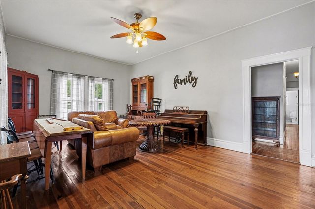 1201 W REYNOLDS STREET, Plant City, FL 33563