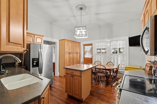 1201 W REYNOLDS STREET, Plant City, FL 33563