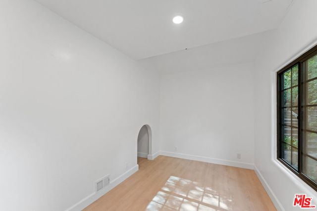 1800 E Benedict Canyon Drive, Beverly Hills, CA 90210