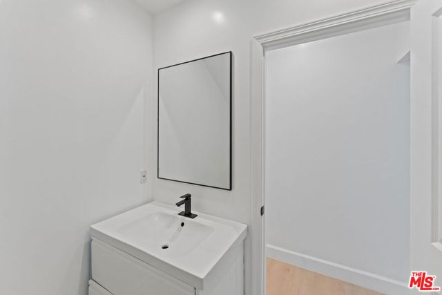 1800 E Benedict Canyon Drive, Beverly Hills, CA 90210