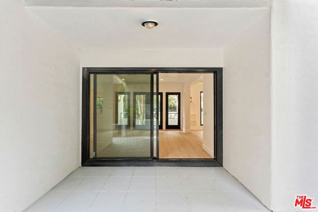 1800 E Benedict Canyon Drive, Beverly Hills, CA 90210