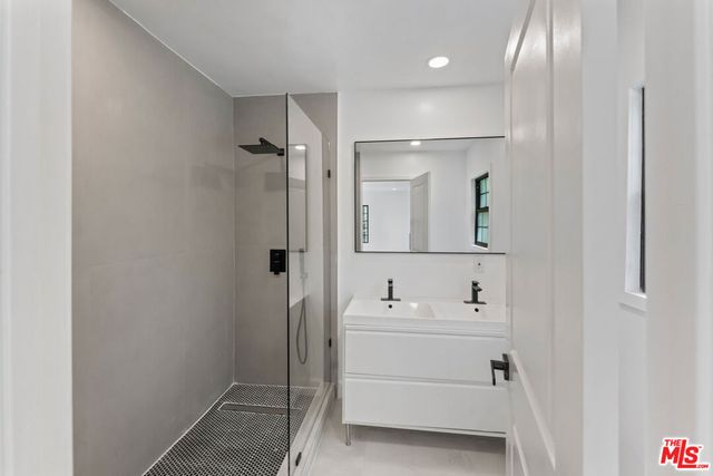 1800 E Benedict Canyon Drive, Beverly Hills, CA 90210