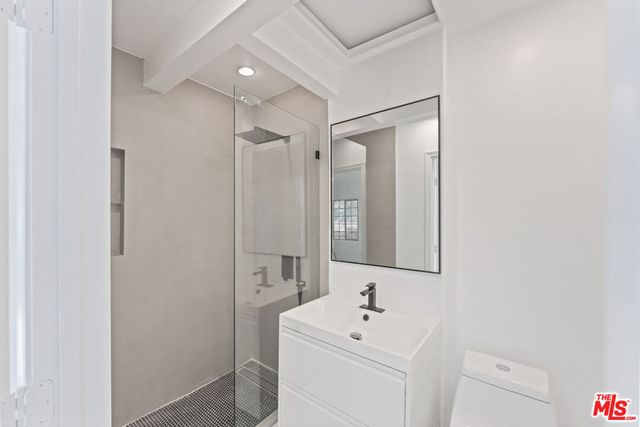 1800 E Benedict Canyon Drive, Beverly Hills, CA 90210