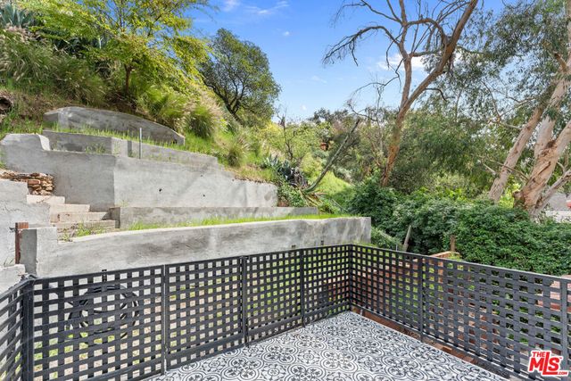 1800 E Benedict Canyon Drive, Beverly Hills, CA 90210