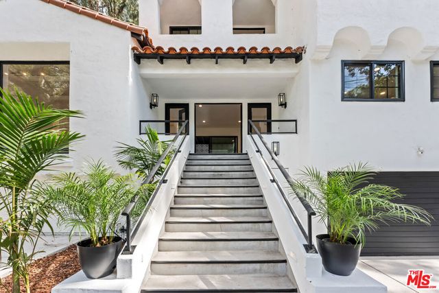 1800 E Benedict Canyon Drive, Beverly Hills, CA 90210