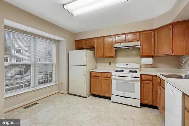 45590 WHITCOMB SQ, Sterling, VA 20166