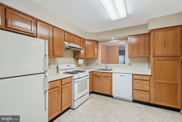 45590 WHITCOMB SQ, Sterling, VA 20166