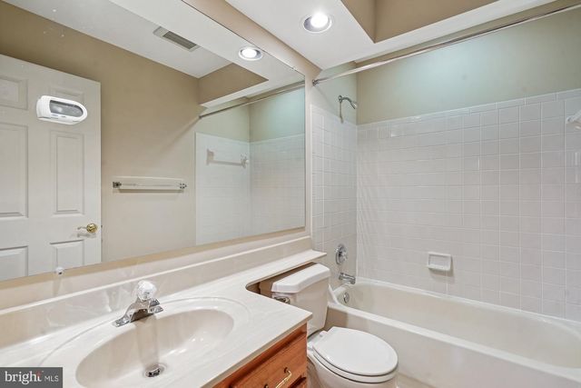 45590 WHITCOMB SQ, Sterling, VA 20166