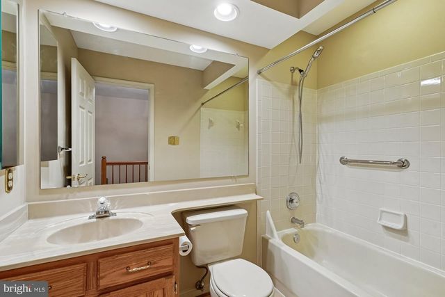 45590 WHITCOMB SQ, Sterling, VA 20166