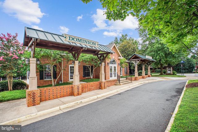 45590 WHITCOMB SQ, Sterling, VA 20166