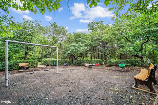 45590 WHITCOMB SQ, Sterling, VA 20166