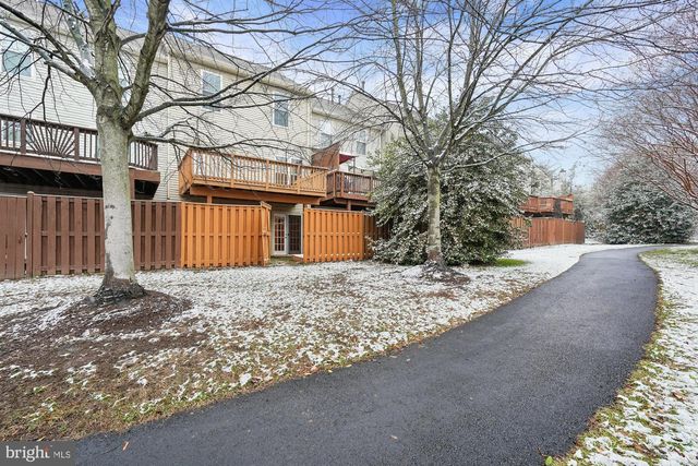 45590 WHITCOMB SQ, Sterling, VA 20166