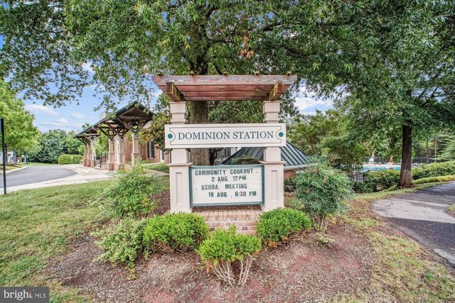 45590 WHITCOMB SQ, Sterling, VA 20166