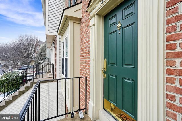 45590 WHITCOMB SQ, Sterling, VA 20166