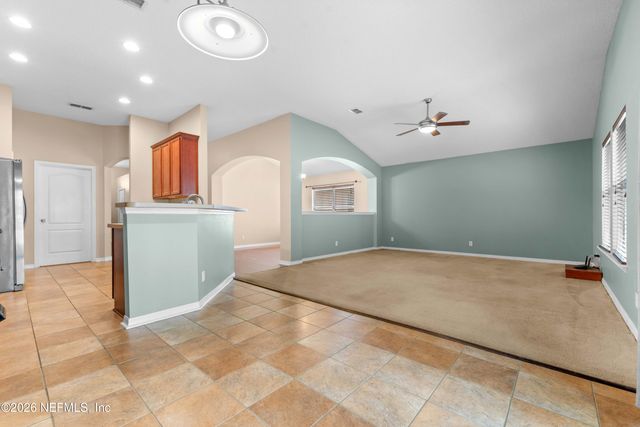 274 BROOKCHASE Lane W, Jacksonville, FL 32225