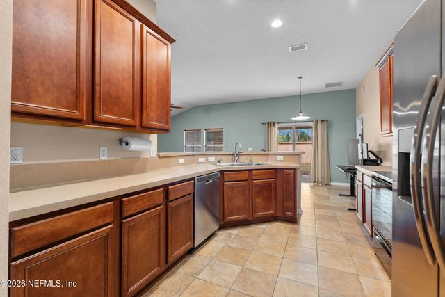 274 BROOKCHASE Lane W, Jacksonville, FL 32225