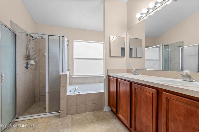 274 BROOKCHASE Lane W, Jacksonville, FL 32225