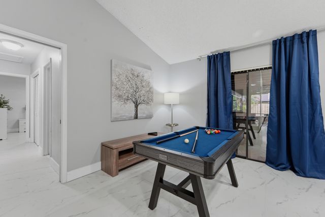 301 KNOTTY WOOD Lane, Wellington, FL 33414