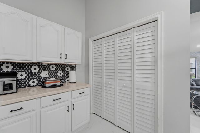 301 KNOTTY WOOD Lane, Wellington, FL 33414