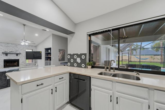301 KNOTTY WOOD Lane, Wellington, FL 33414