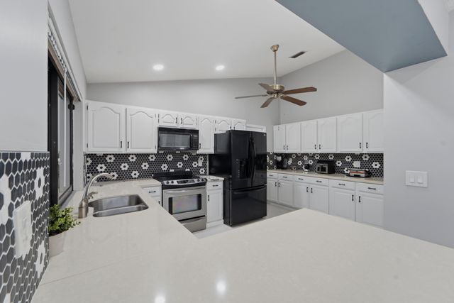 301 KNOTTY WOOD Lane, Wellington, FL 33414
