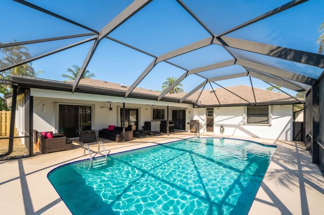 301 KNOTTY WOOD Lane, Wellington, FL 33414