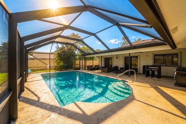 301 KNOTTY WOOD Lane, Wellington, FL 33414