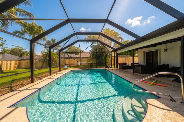 301 KNOTTY WOOD Lane, Wellington, FL 33414