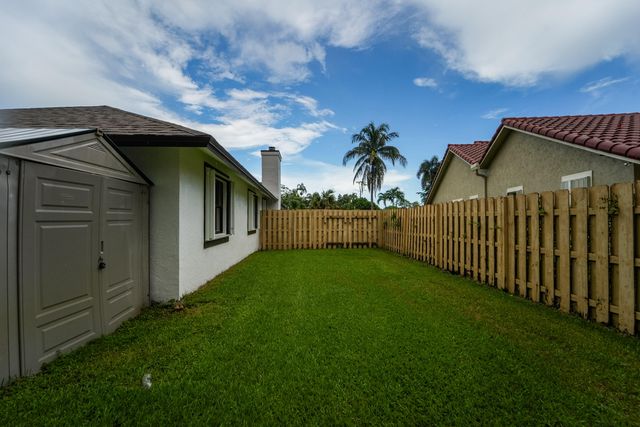 301 KNOTTY WOOD Lane, Wellington, FL 33414