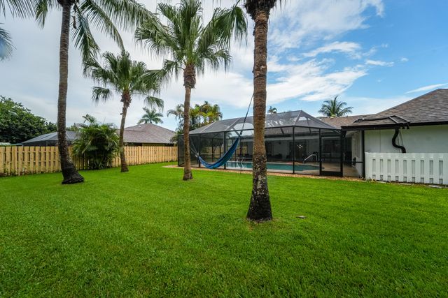 301 KNOTTY WOOD Lane, Wellington, FL 33414