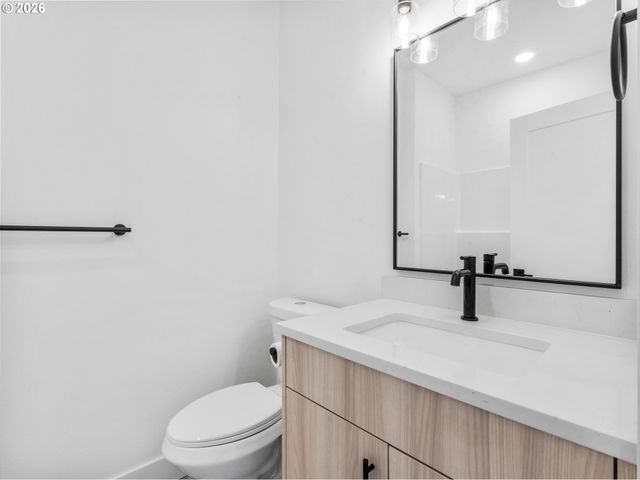 9300 N New York Ave, Portland, OR 97203