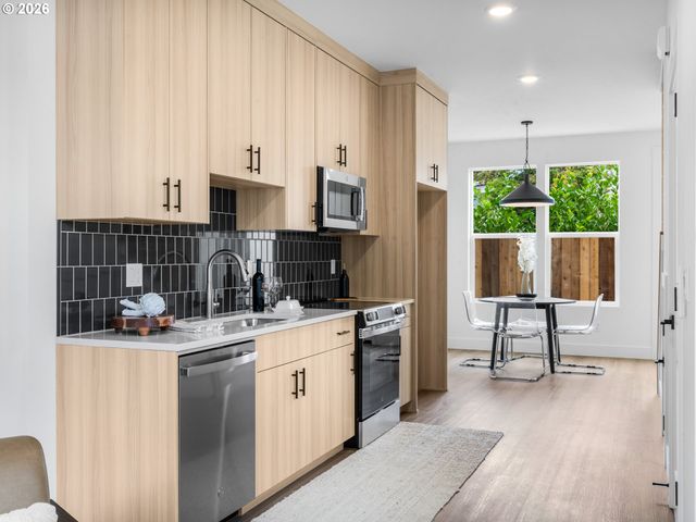 9300 N New York Ave, Portland, OR 97203