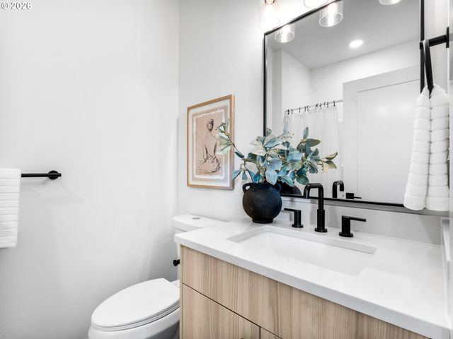 9300 N New York Ave, Portland, OR 97203