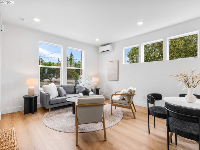 9300 N New York Ave, Portland, OR 97203