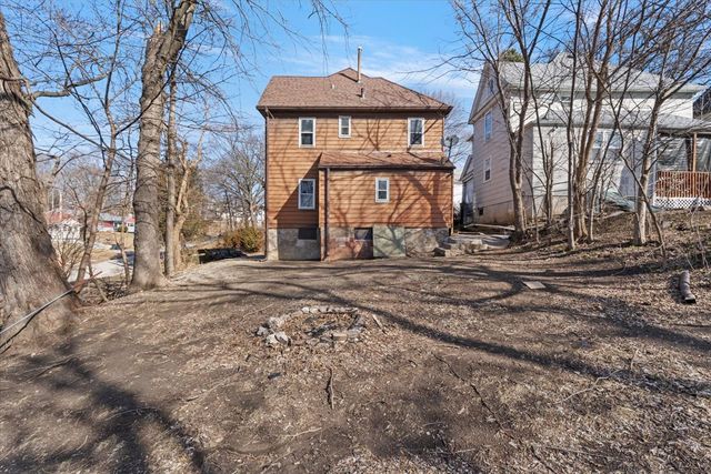 3 Riverview Place, Davenport, IA 52803