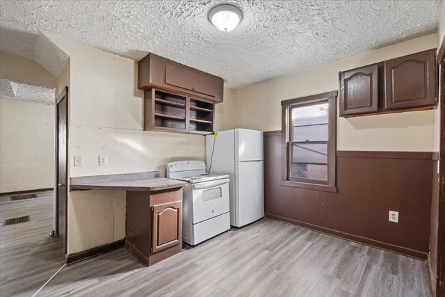 3 Riverview Place, Davenport, IA 52803