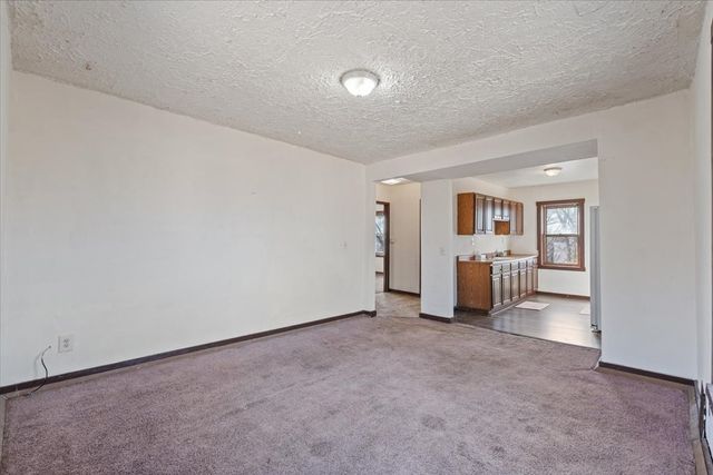 3 Riverview Place, Davenport, IA 52803