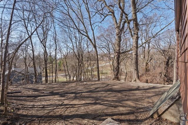 3 Riverview Place, Davenport, IA 52803