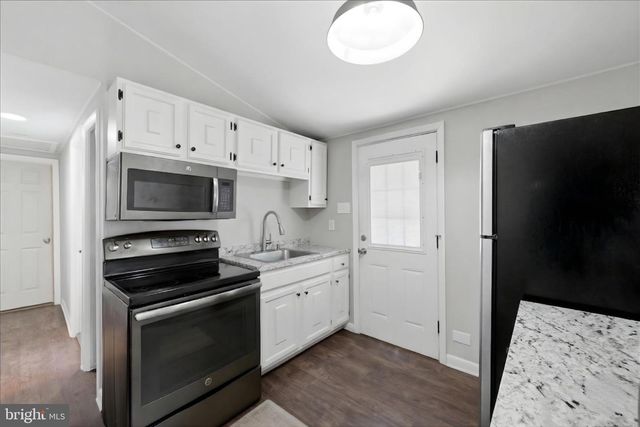 221 BROAD AVE, Winchester, VA 22602