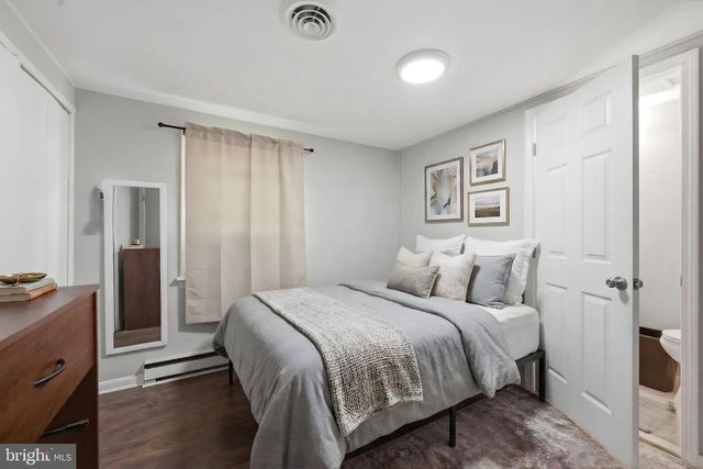 221 BROAD AVE, Winchester, VA 22602