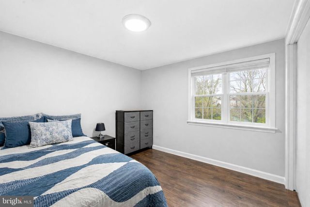 221 BROAD AVE, Winchester, VA 22602