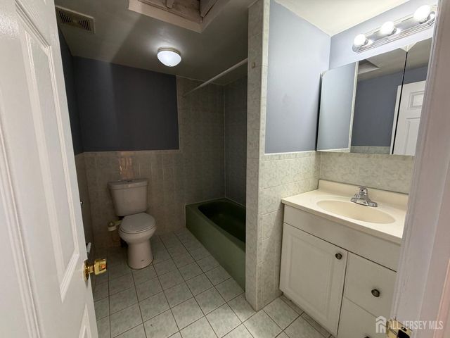 36 Ash Street, Carteret, NJ 07008